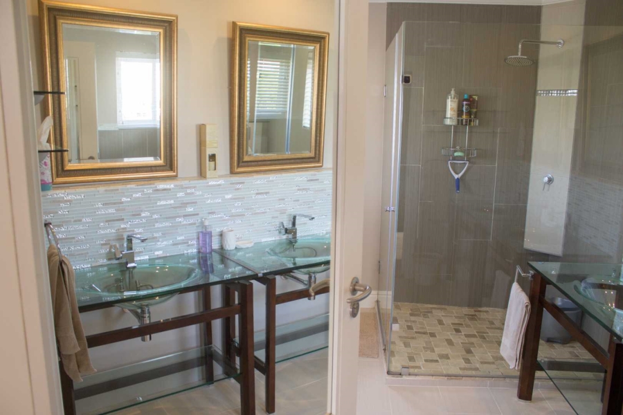 To Let 4 Bedroom Property for Rent in Thesen Islands Western Cape